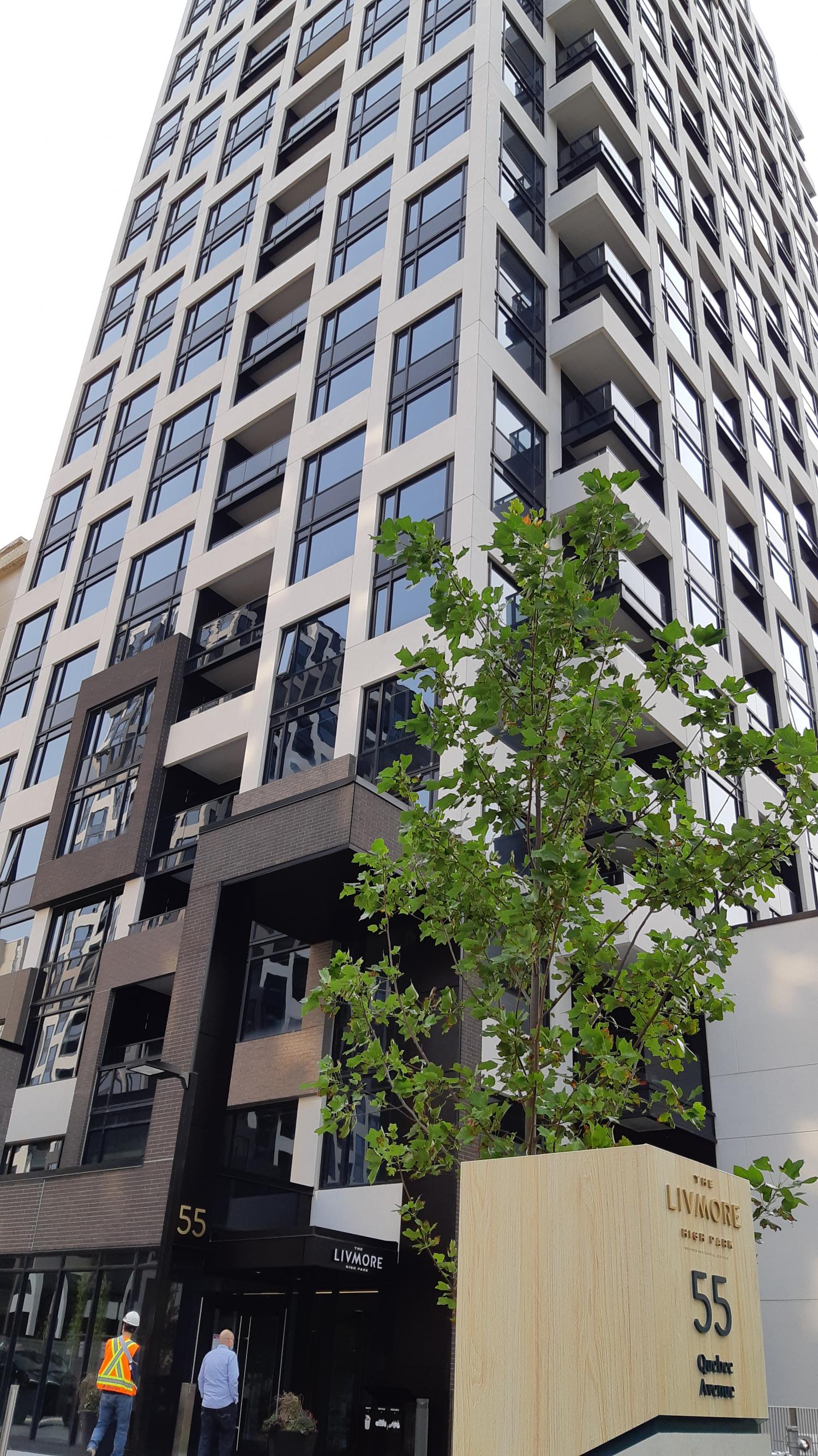 Livmore High Park, Toronto, ON